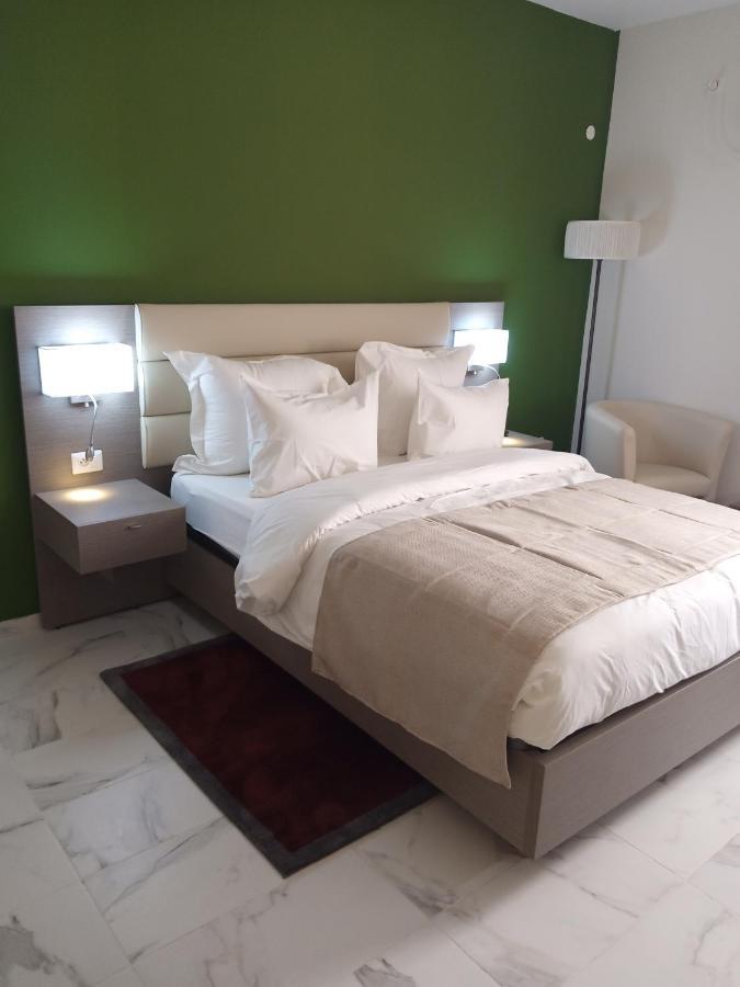 Merina Hotel Yaounde Exterior photo