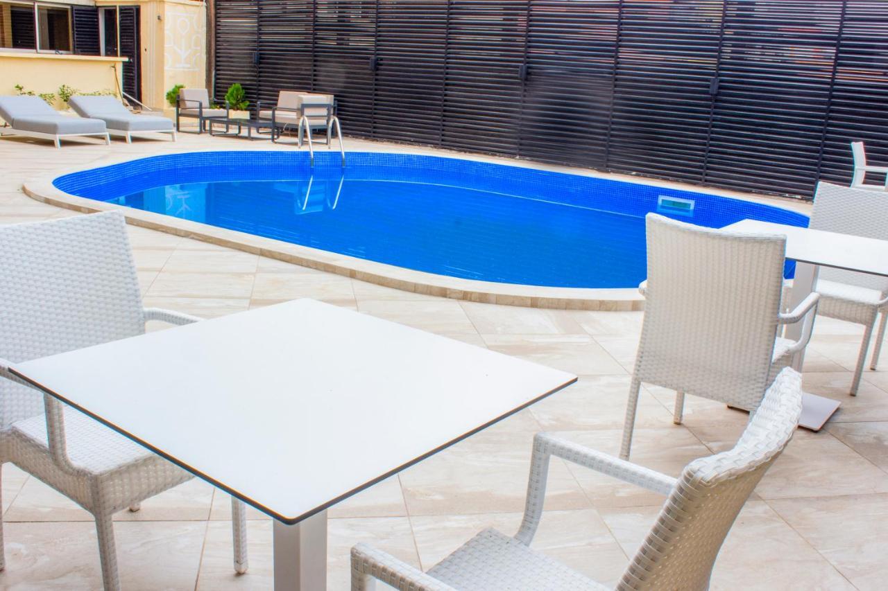 Merina Hotel Yaounde Exterior photo