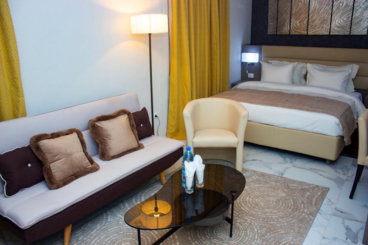 Merina Hotel Yaounde Exterior photo