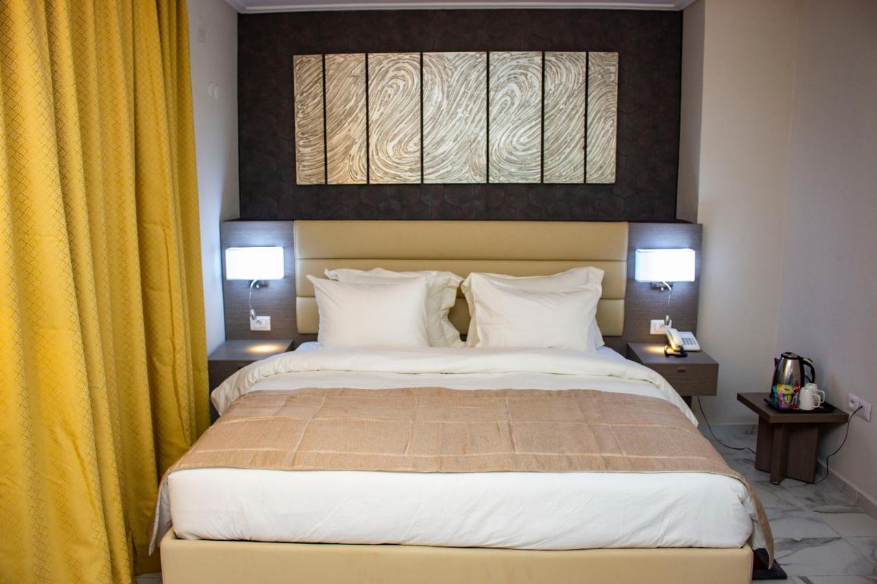 Merina Hotel Yaounde Exterior photo