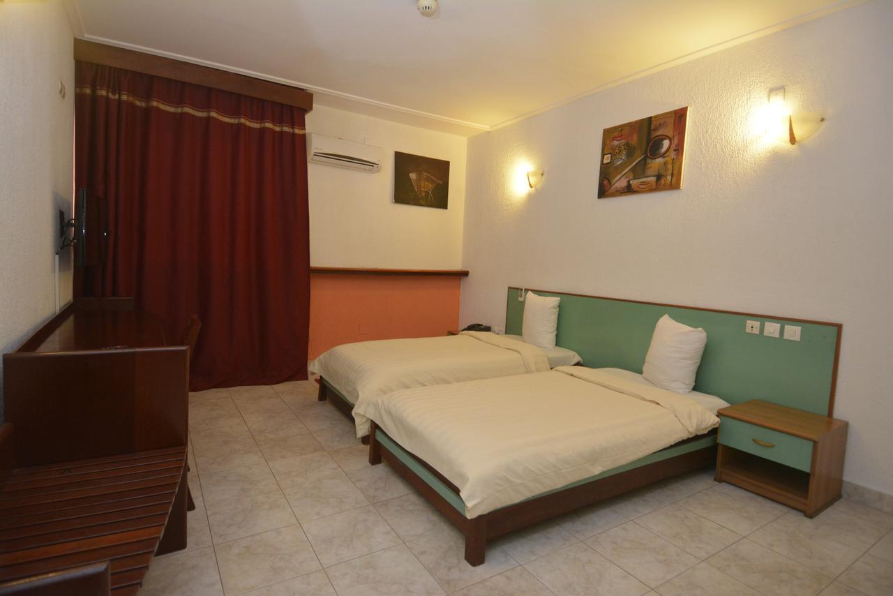 Merina Hotel Yaounde Exterior photo