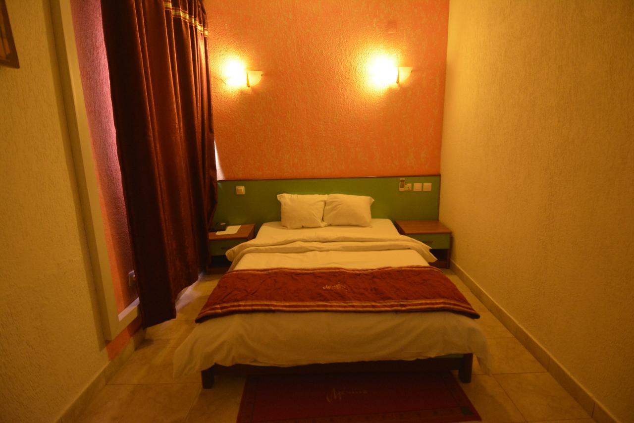 Merina Hotel Yaounde Exterior photo