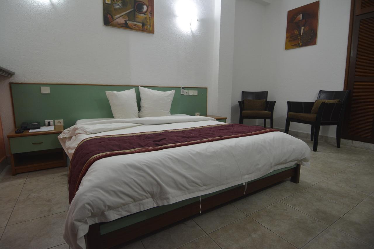 Merina Hotel Yaounde Exterior photo
